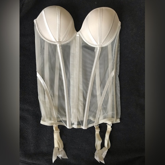 Implicate bustier and brief set - Picture 2 of 12